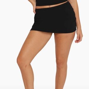 SET ACTIVE MINI SKIRT FORMCLOUD ✨